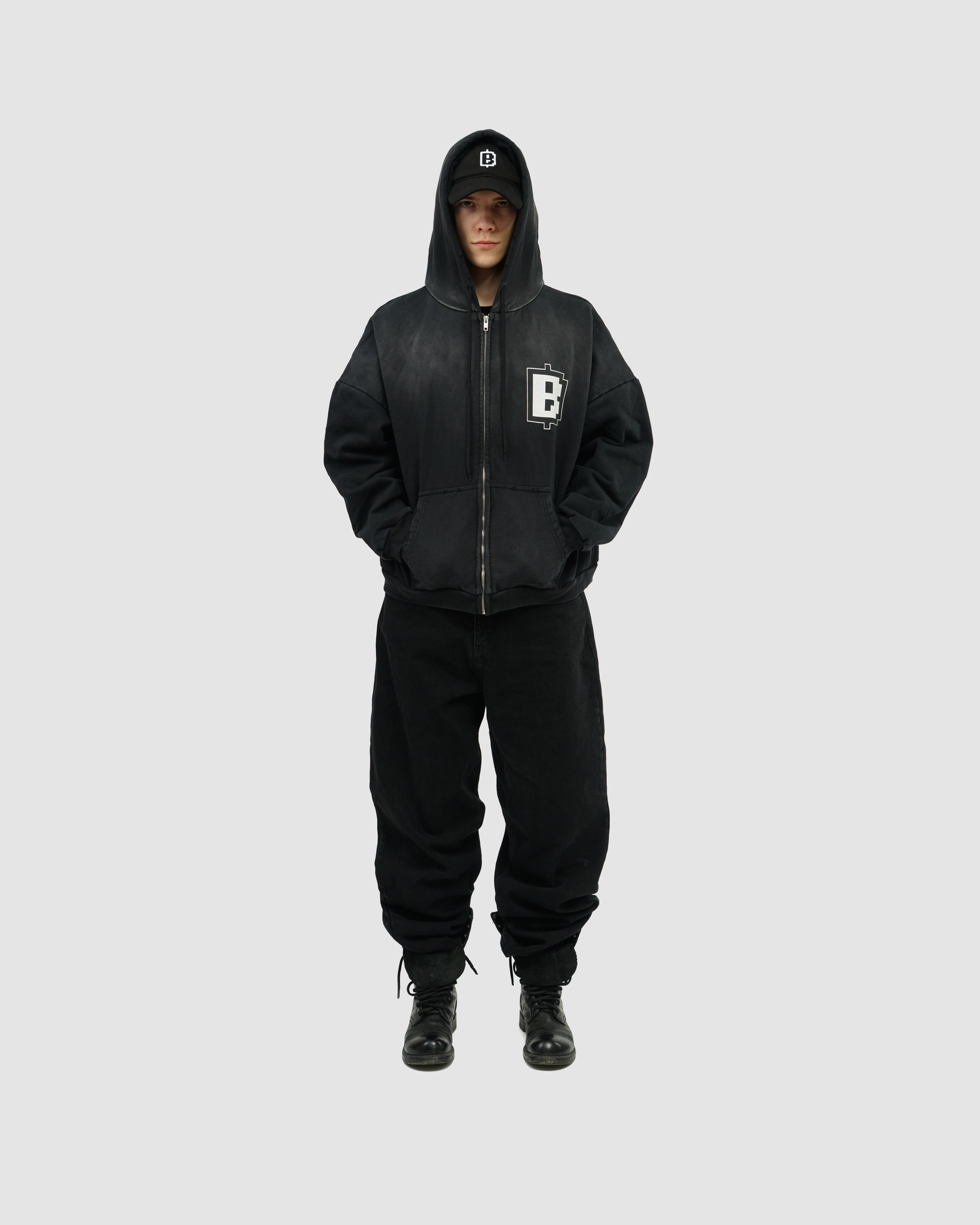 'BLUM' anon zip-hoodie