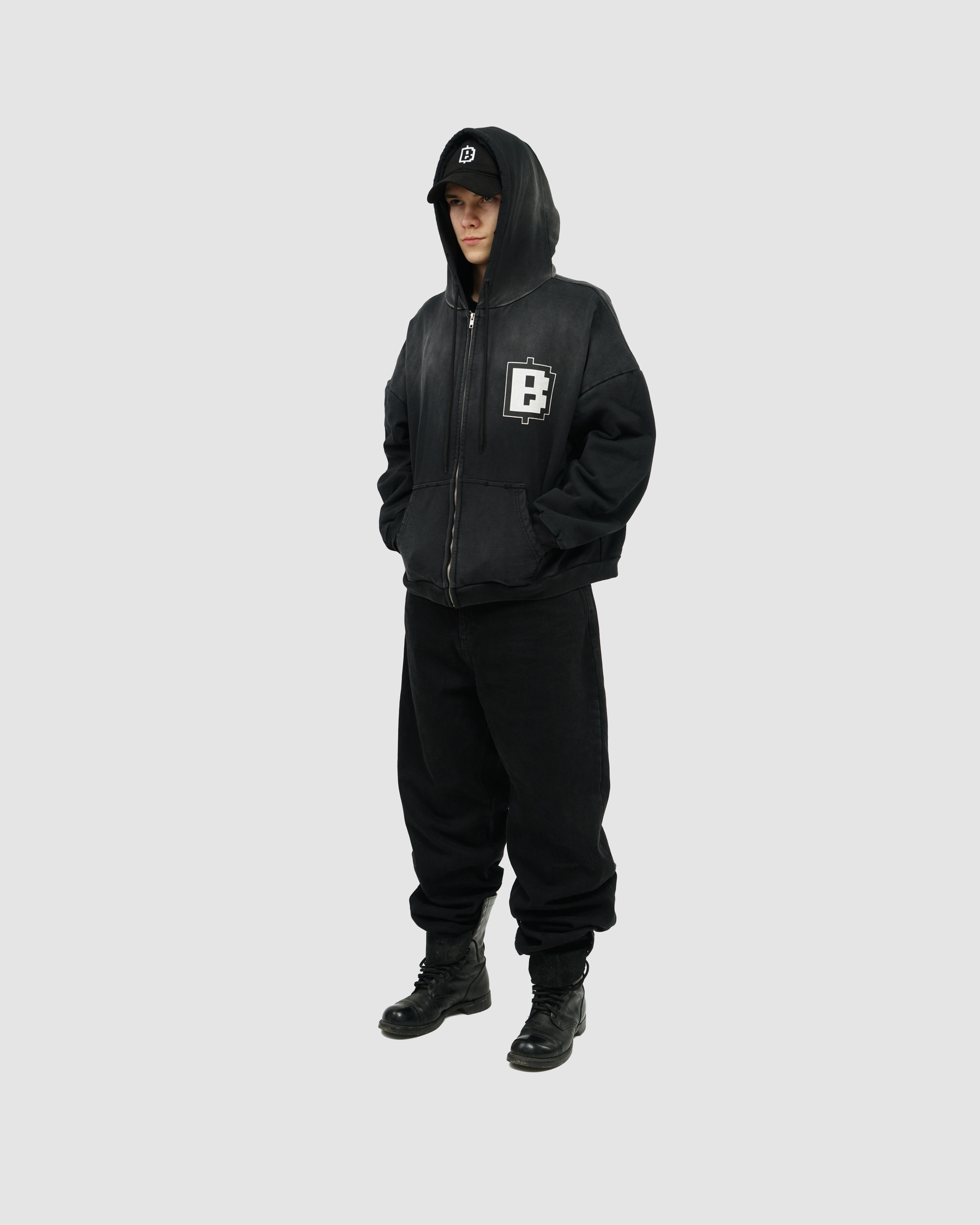 'BLUM' anon zip-hoodie