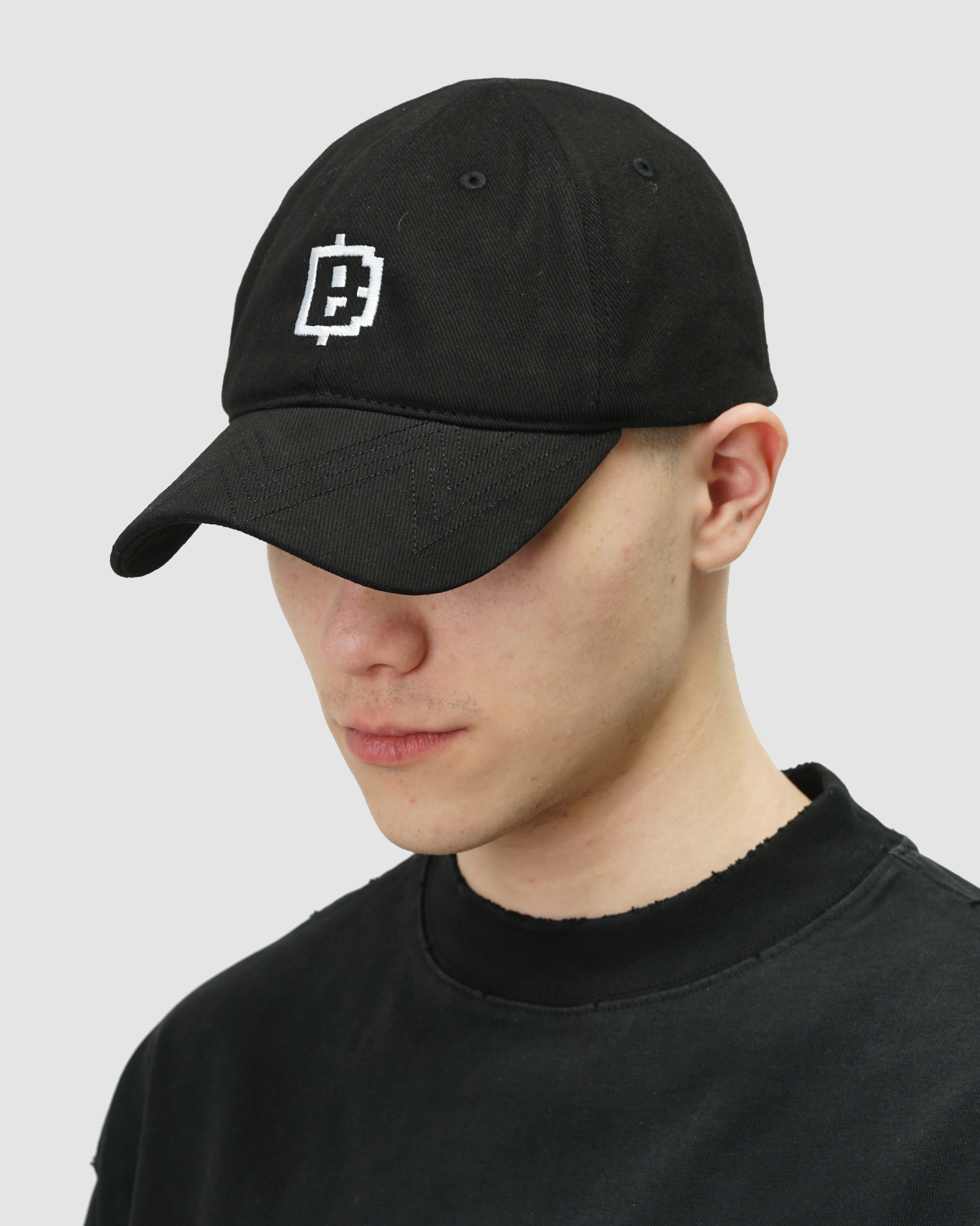 'BLUM' cap