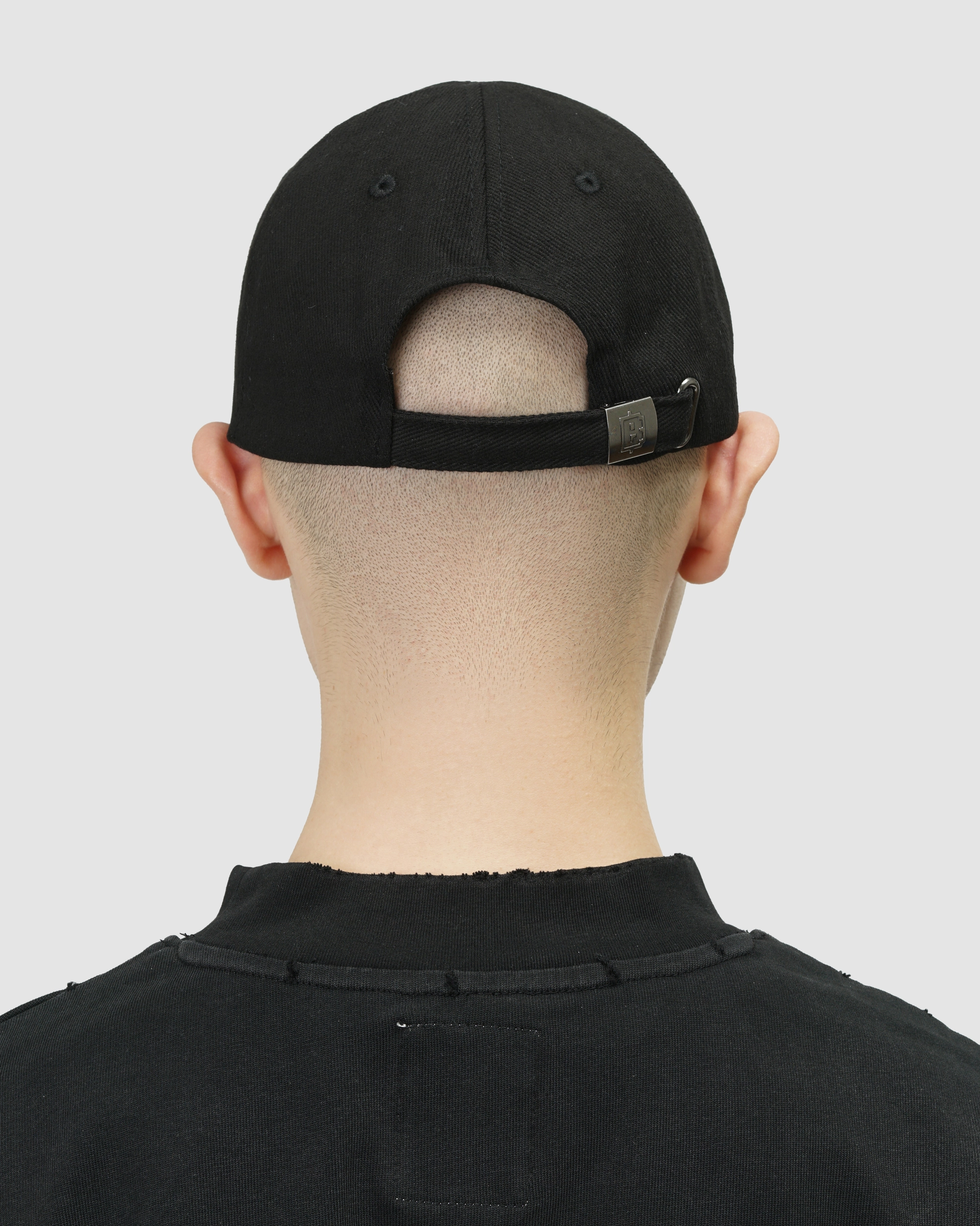 'BLUM' cap
